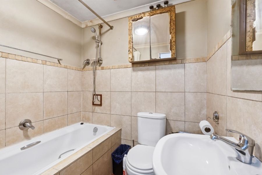 1 Bedroom Property for Sale in Sunridge Western Cape